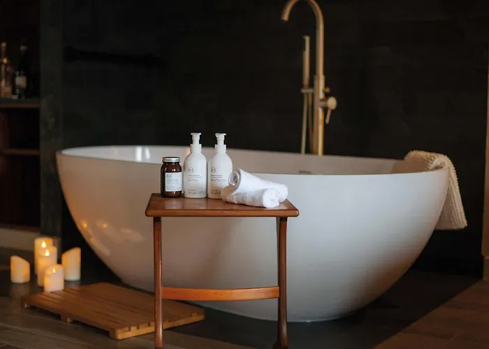 The Dome House 4* Bowness-on-Windermere