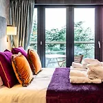 The Dome House 4* 보우네스온윈더미어