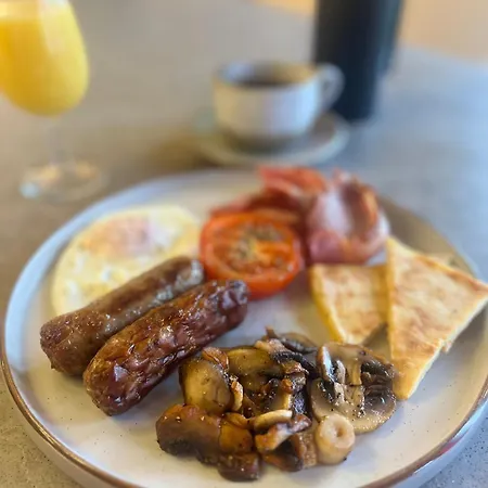 Bed & Breakfast The Dome House 4*