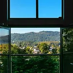 The Dome House Bed and breakfast