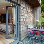 Bed and breakfast The Dome House 4*