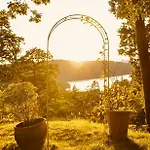Bed and breakfast The Dome House 4*